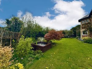 Photo 1- click for photo gallery